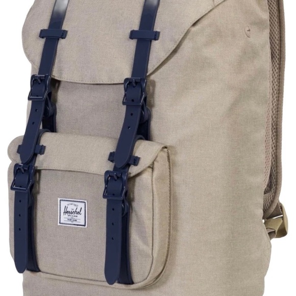 Herschel Little America Backpack, 845 Oz, Light Khaki Crosshatch - Picture 2 of 6